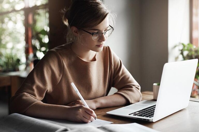 7 Tips For Finding A Job After College