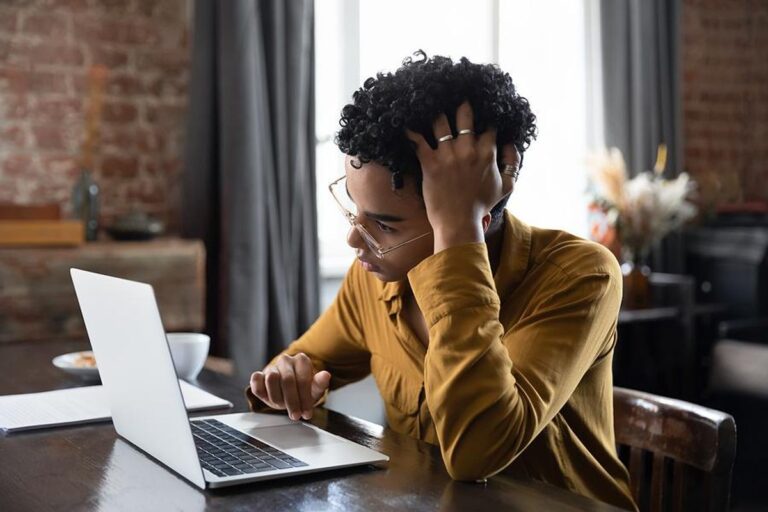 Why You Should Stop Looking For A Job On Fridays