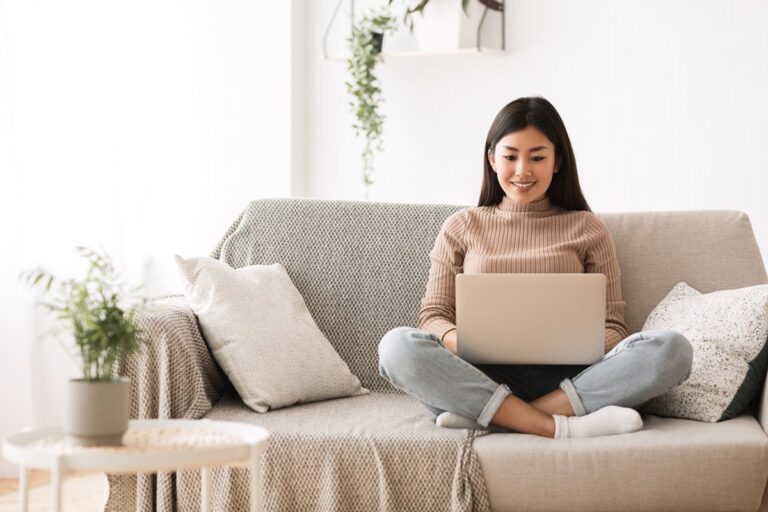 4 Ways To Balance Your Job Search