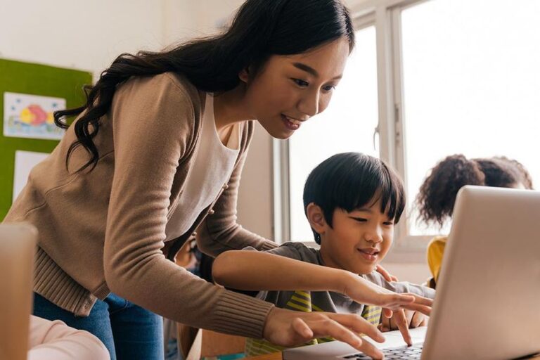 4 Essential Strategies Mindful Educators Are Using To Revolutionize Teaching
