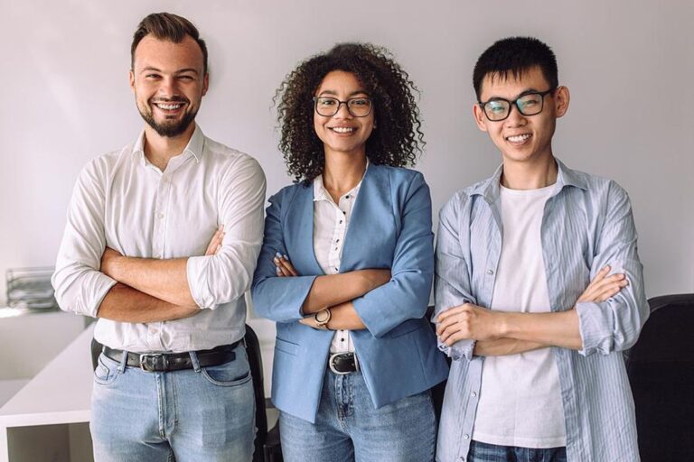 4 Tips For Becoming The Co-Worker Everyone Loves