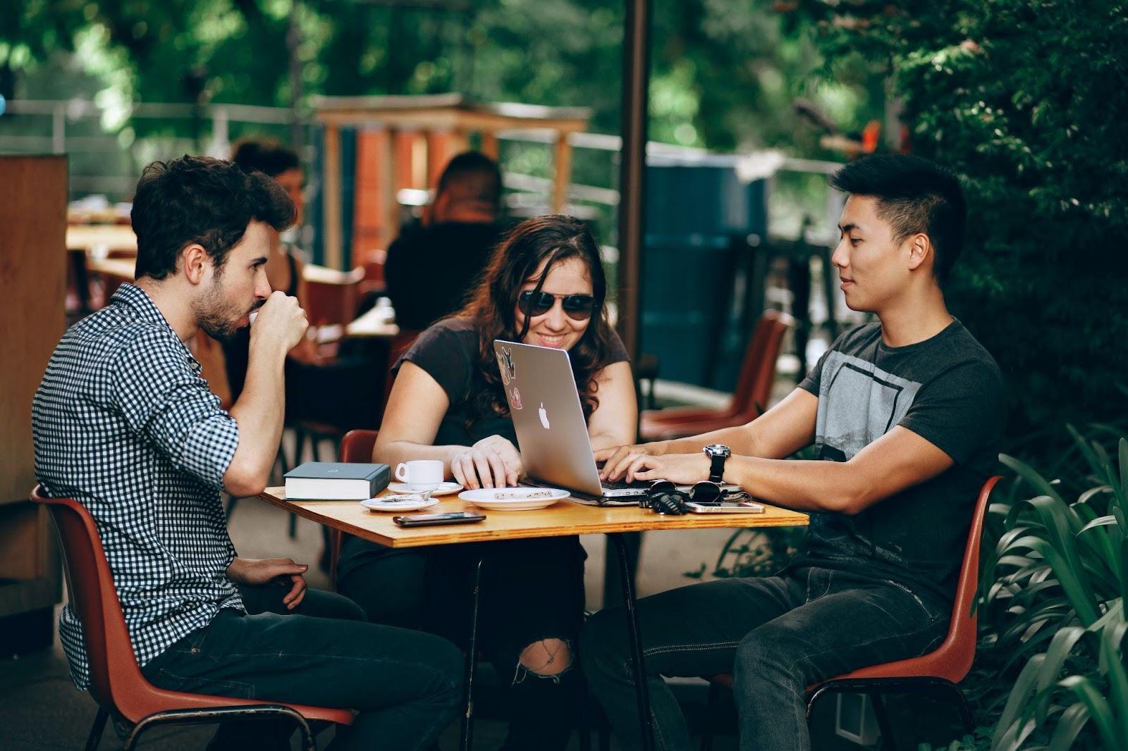 Flexible Scheduling Required – How to Hold a Job From One College Semester to Another