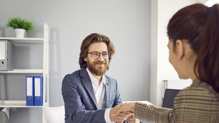Interview Tips: Master Your Nonverbal Communication