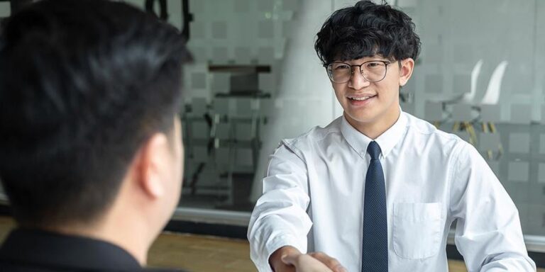 How To Conduct An Effective Informational Interview