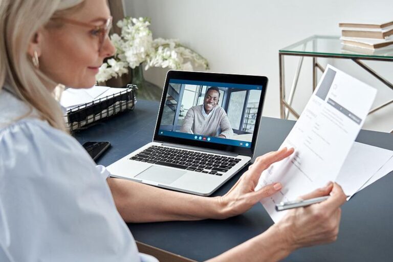 4 Ways Internal & External Recruiters Can Work Better Together