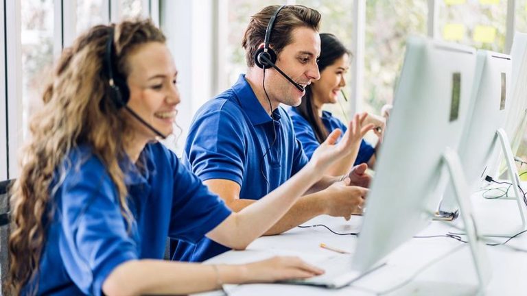 Why Contact Centers Are A Good Way To Start Your Career