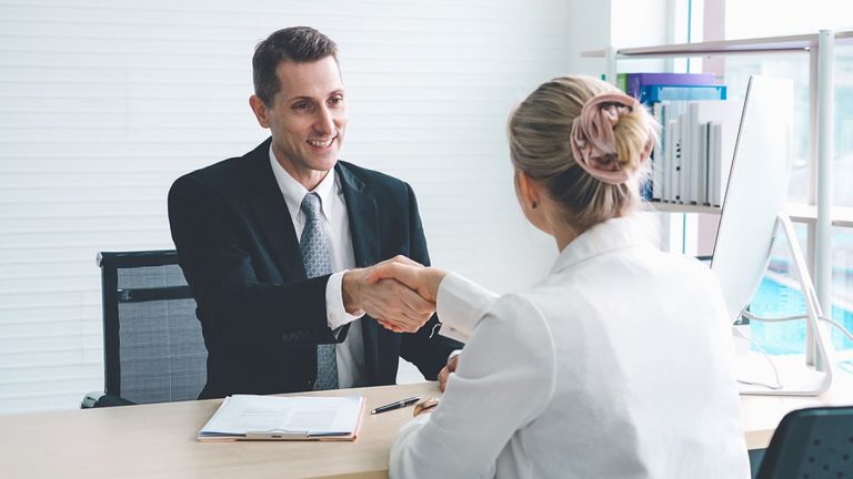 8 Simple Interview Questions To Ask Hiring Managers