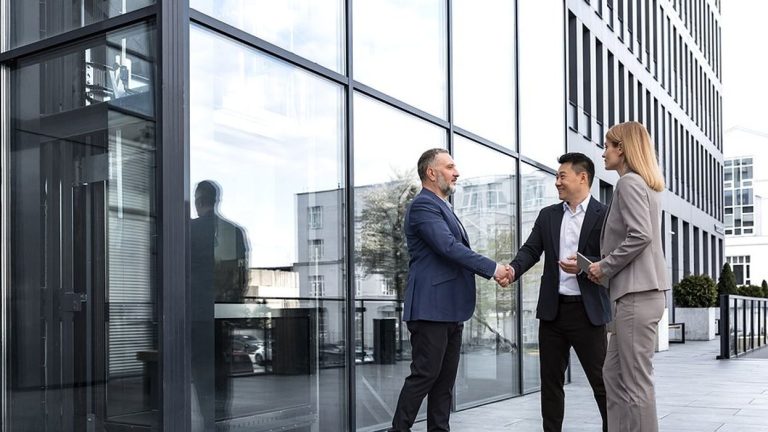 Executive Spotlight: How To Handle Working With Difficult Customers