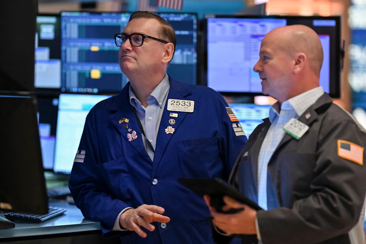 Stock market today: Nasdaq notches 6th day of gains as